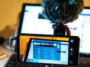Video Recording Technologies in Smartphones